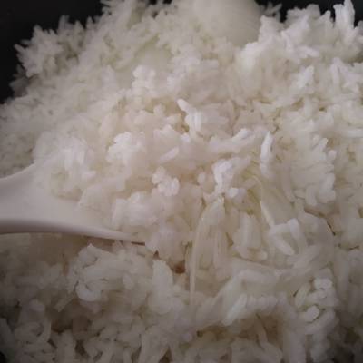 ¿Cómo hacer el arroz blanco en la arrocera?