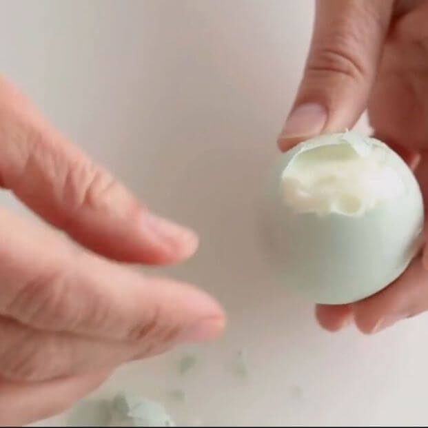 ¿Cómo hacer para pelar bien los huevos duros?