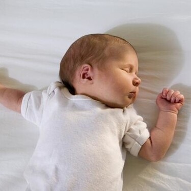 ¿Cuántas horas debe dormir un bebé de 7 meses?