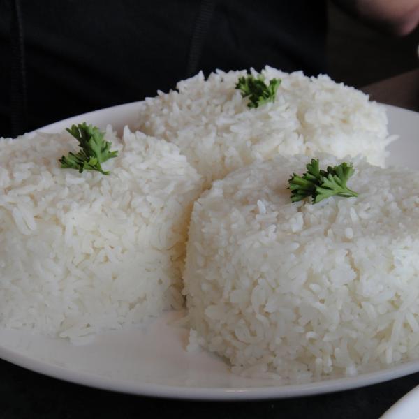 ¿Cuánto arroz se necesita para 5 personas?