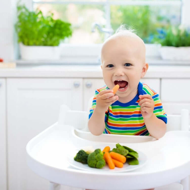 ¿Qué alimentos sólidos puede comer un bebé de 6 meses?