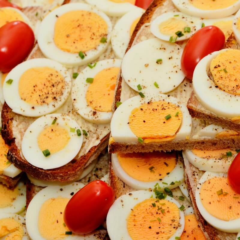 ¿Qué vitaminas tienen los huevos revueltos?