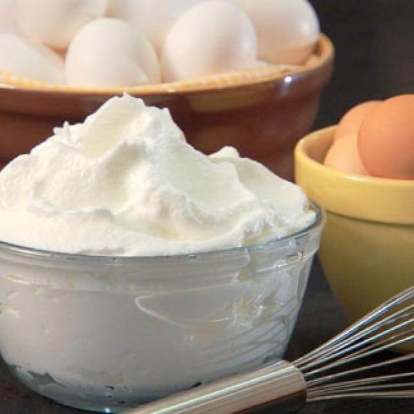 ¿Cómo hacer para que suban las claras de huevo?
