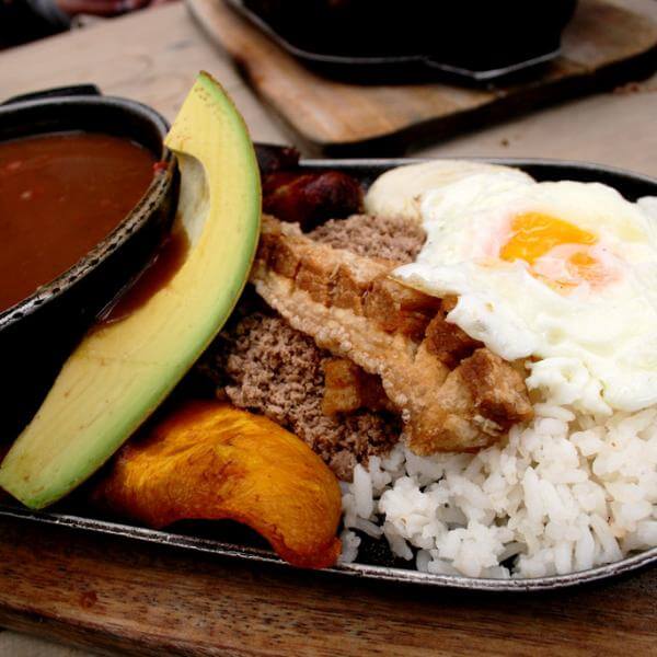 ¿Cuáles son los platos tipicos de cada region del Ecuador?
