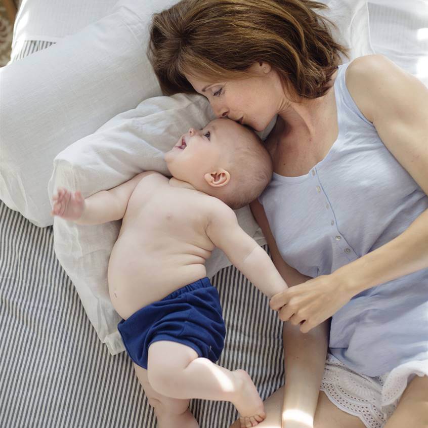 ¿Cuántas veces se despierta un bebé de 1 mes en la noche?