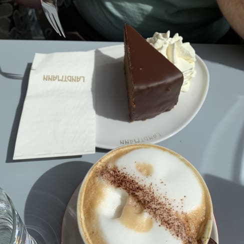 ¿Cuánto cuesta la tarta Sacher en Viena?