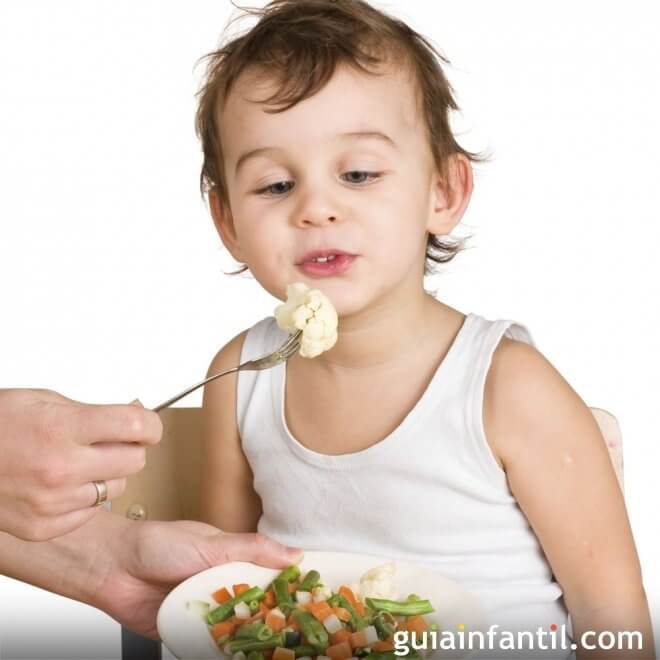 ¿Que darle de comer a un niño malo del estómago?