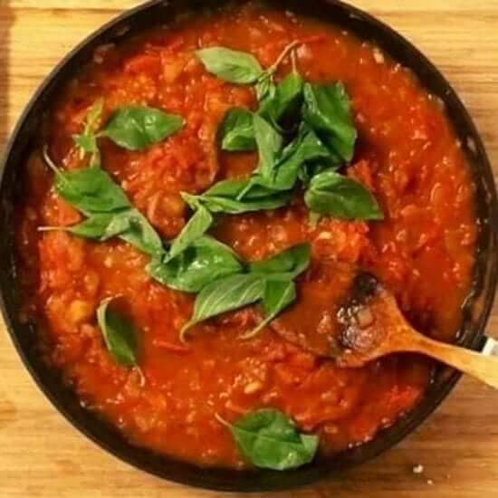 ¿Qué provoca comer mucha salsa de tomate?