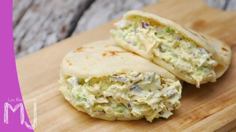 Descubre la deliciosa Arepa de Reina Pepiada ¡un clásico de la gastronomía venezolana!