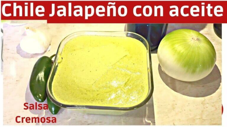 Salsa de chile jalapeño con aceite
