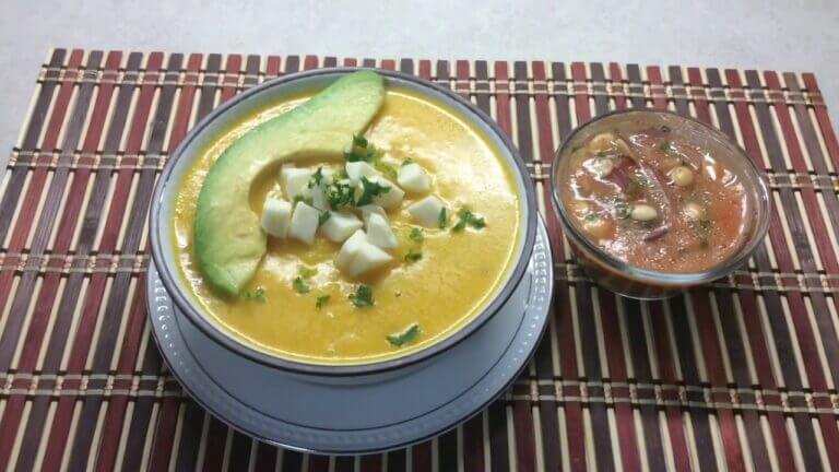 Locro de papa ecuatoriano