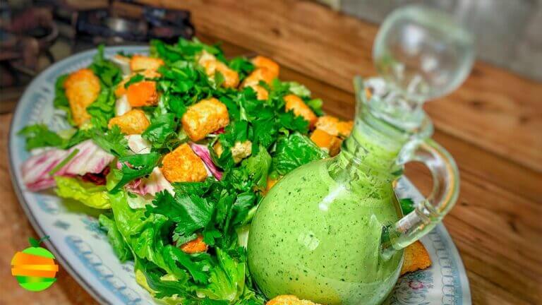 Ensalada fresca y deliciosa con toque de cilantro ¡Ideal para el verano!