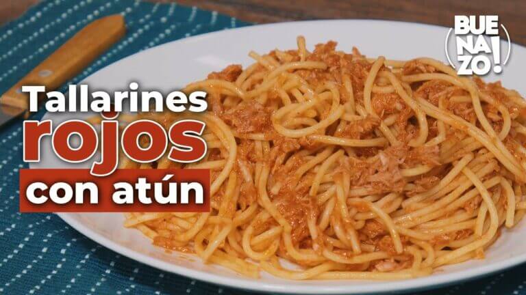 Tallarines rojos de atun