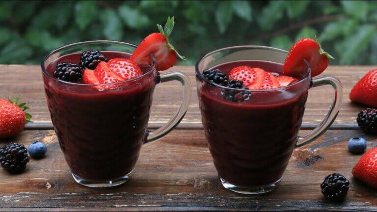 Descubre la deliciosa tradición de la Colada Morada en Ecuador