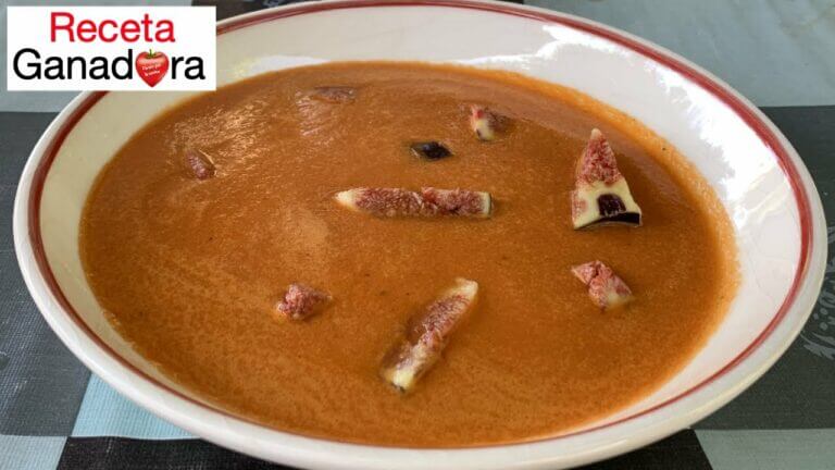 Sopa de tomate fria