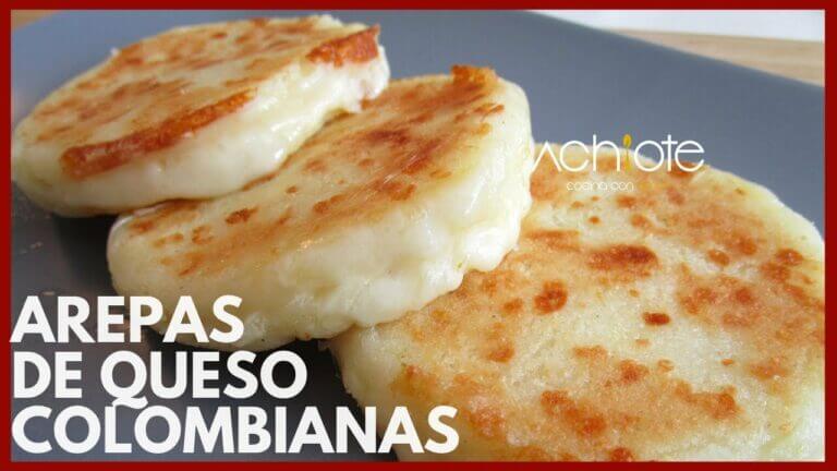 ¡Disfruta del auténtico sabor colombiano con la deliciosa arepa con queso!