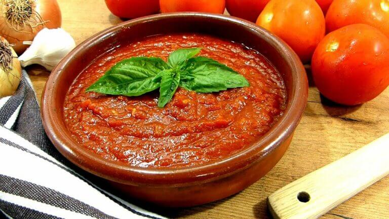 ¡Prepara el mejor tomate casero con esta receta fácil!
