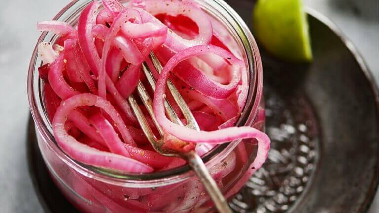 Descubre el auténtico sabor español con nuestras pickled onions